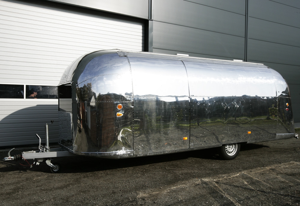 Airstream Flügeltürer Classic Caravans in Duisburg, NRW